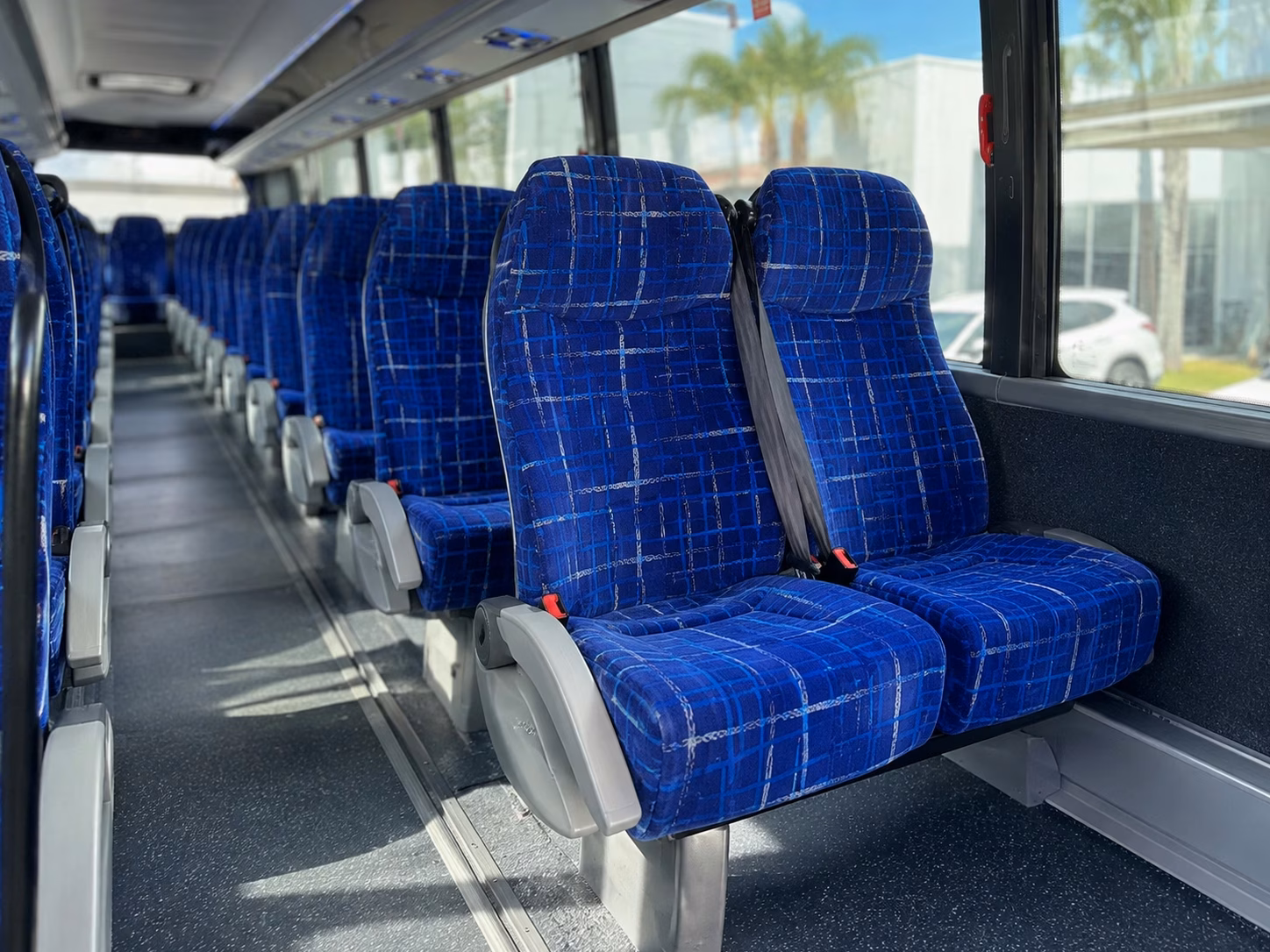 melbourne wedding shuttle buses between hotels and venues