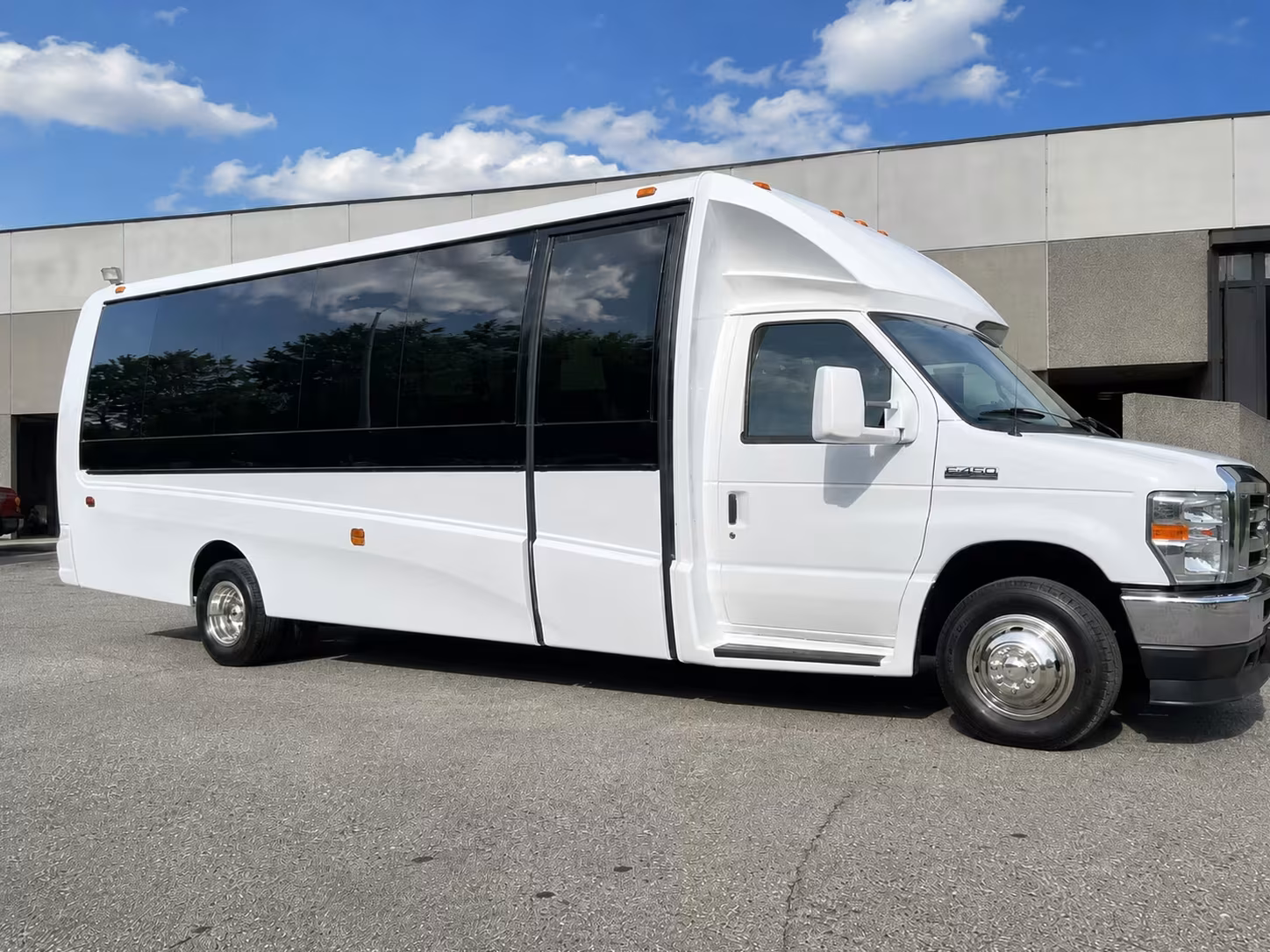 minibus rentals for melbourne school field trips and campus visits